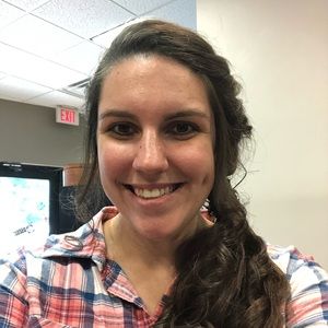 Meet your Posher, Lauren